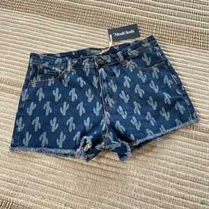 Closet Cleanout✨ ModCloth Heated Conversation Shorts (Size 10)